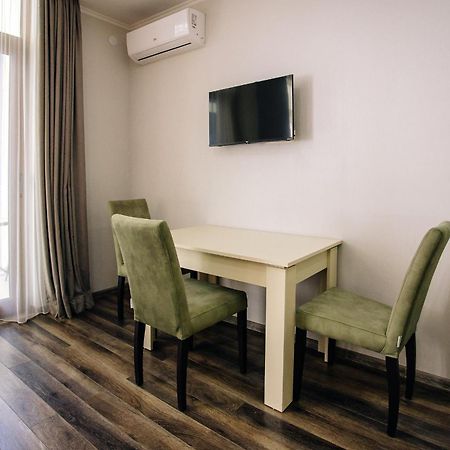 G-Point New Beach Batumi Eksteriør billede