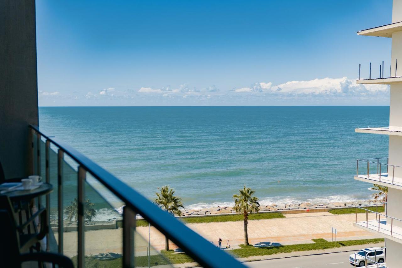 G-Point New Beach Batumi Eksteriør billede