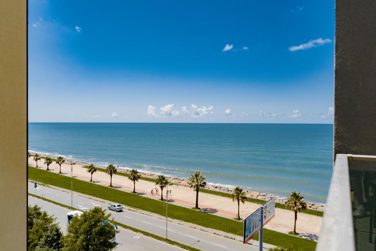 G-Point New Beach Batumi Eksteriør billede