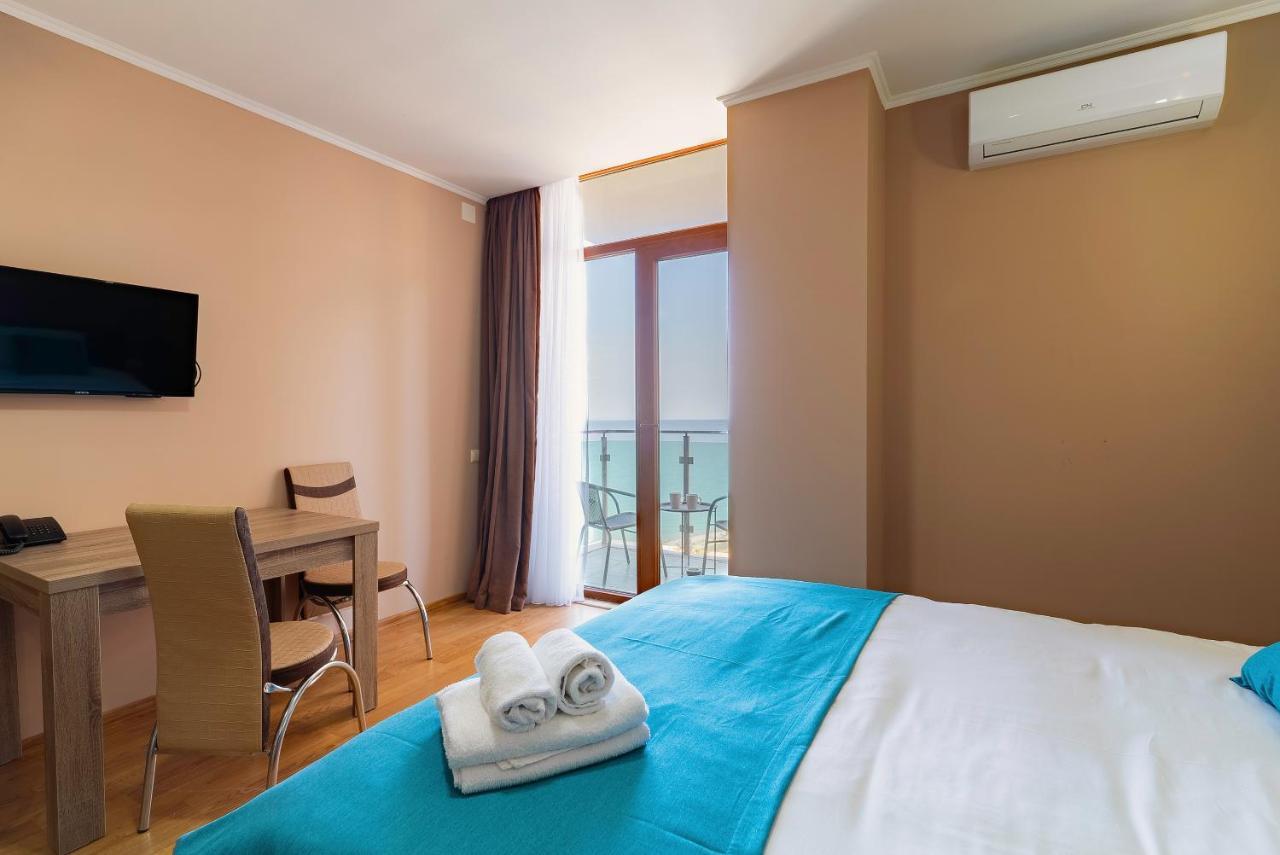 G-Point New Beach Batumi Eksteriør billede