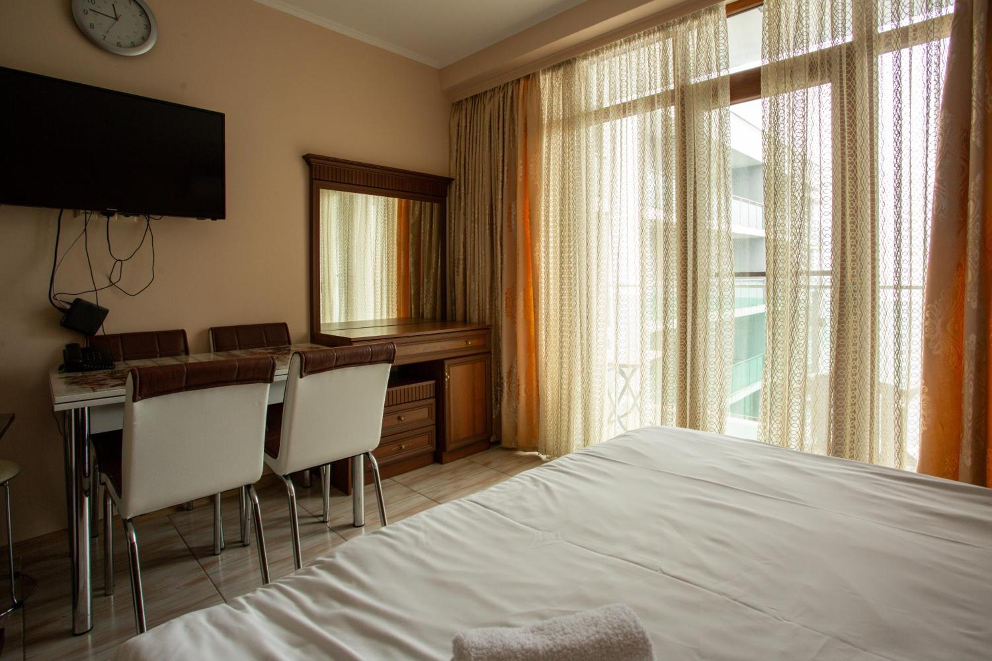G-Point New Beach Batumi Eksteriør billede