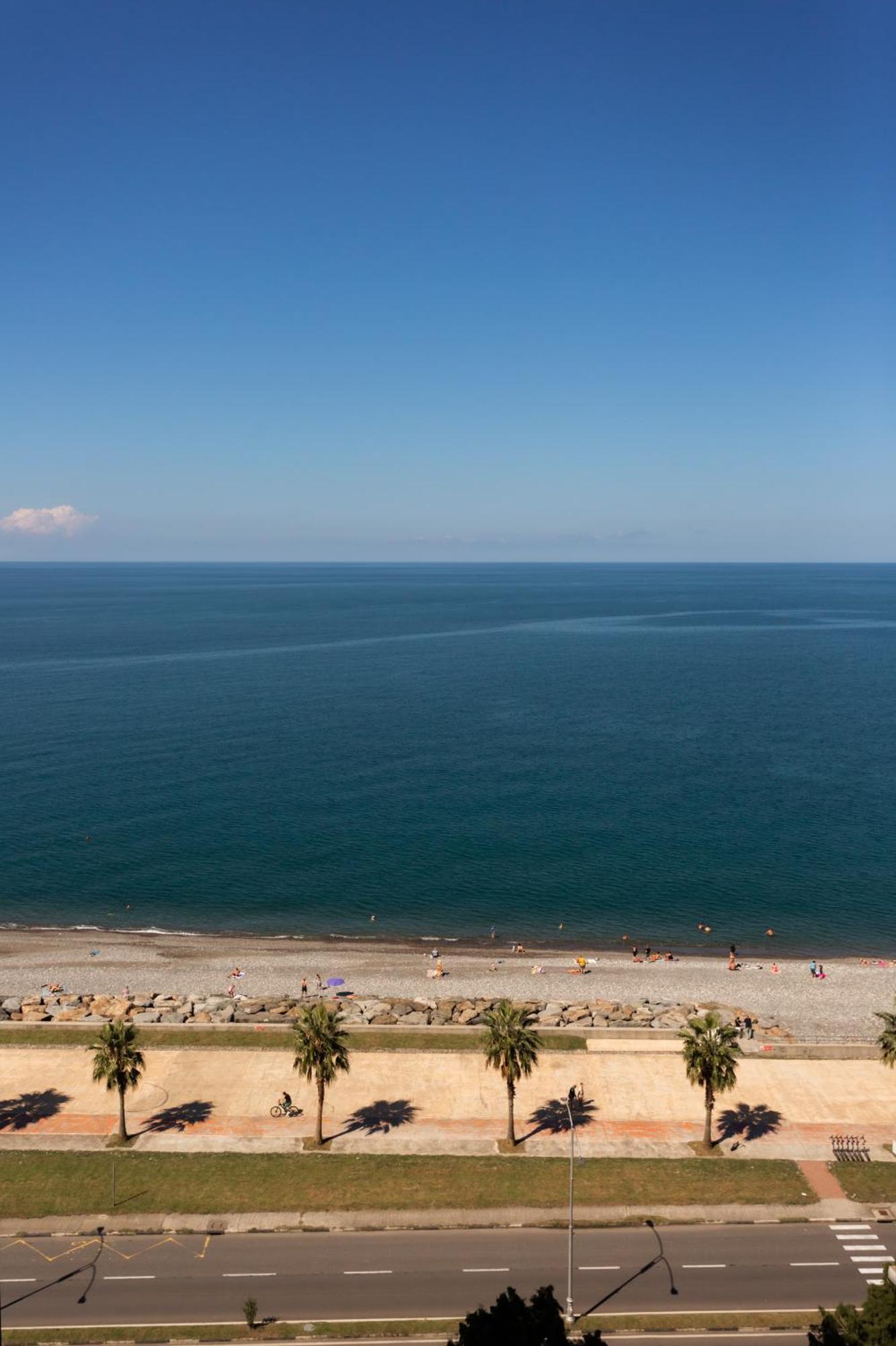 G-Point New Beach Batumi Eksteriør billede