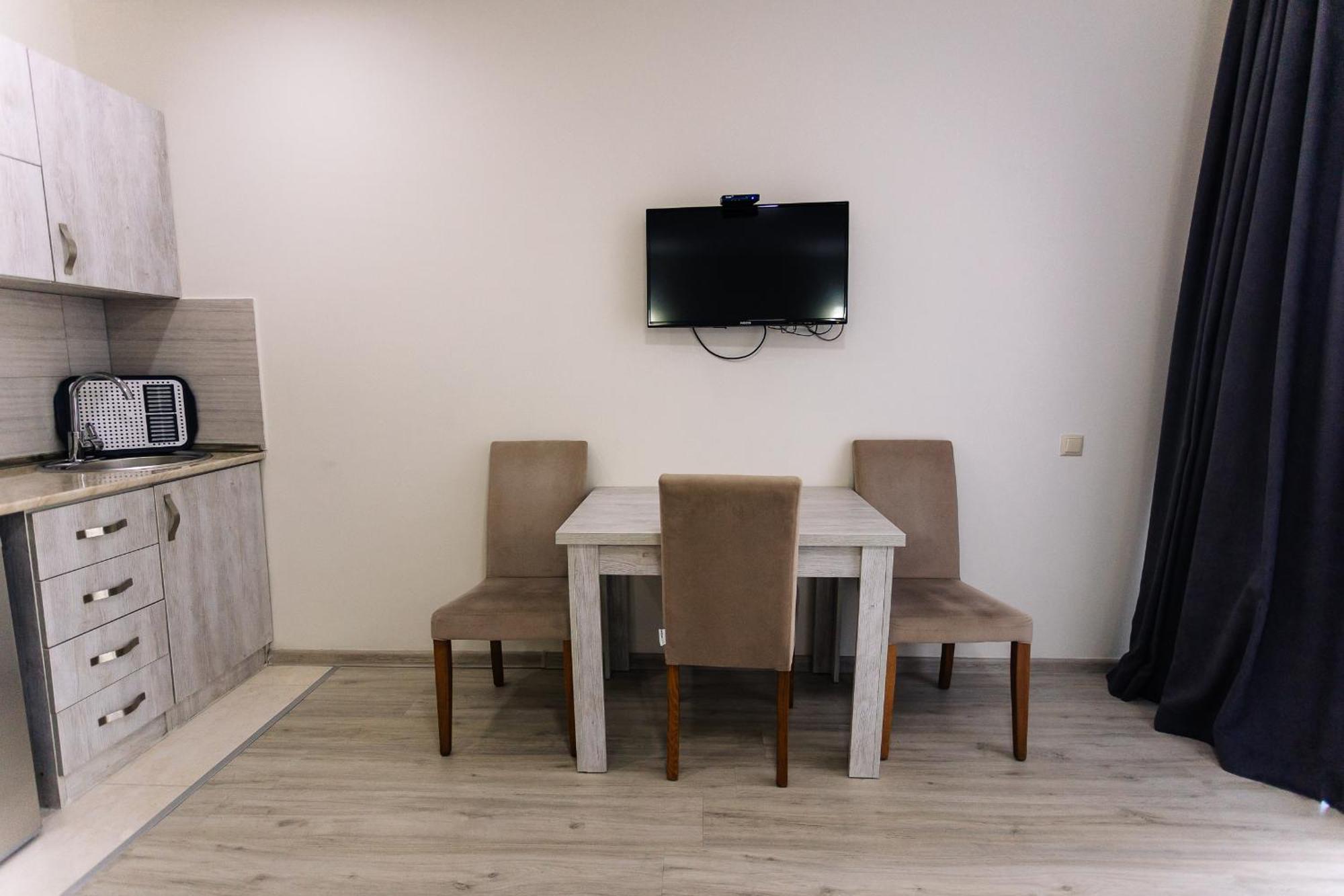 G-Point New Beach Batumi Eksteriør billede