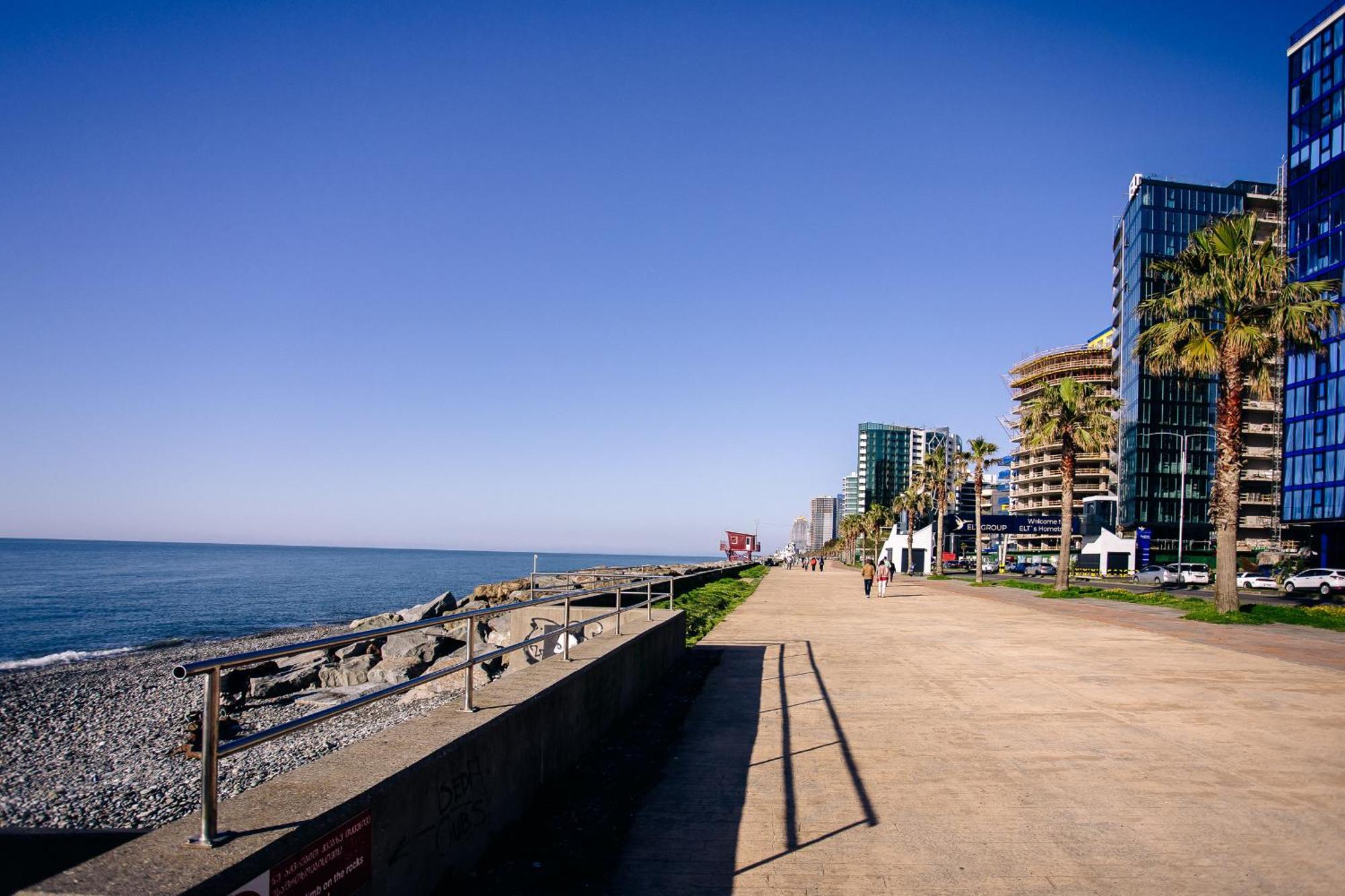 G-Point New Beach Batumi Eksteriør billede